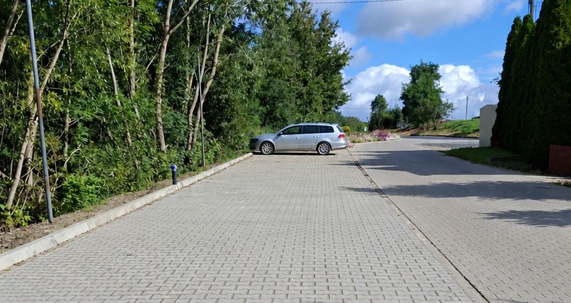 Utwardzono teren przy świetlicy w Bukownicy